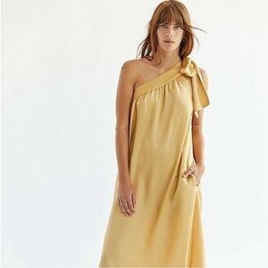 Elegant One-Shoulder gold Dress